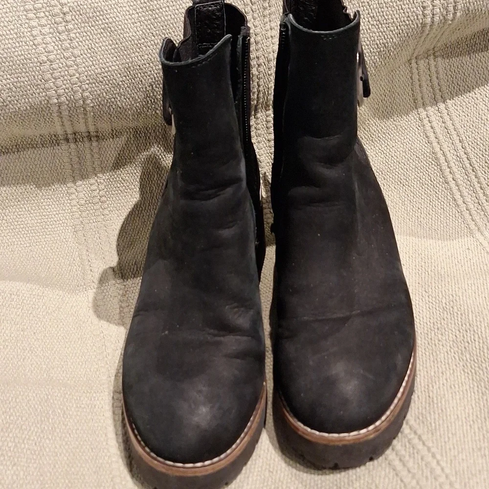 Blondo Dahlia Waterproof black booties size 7
